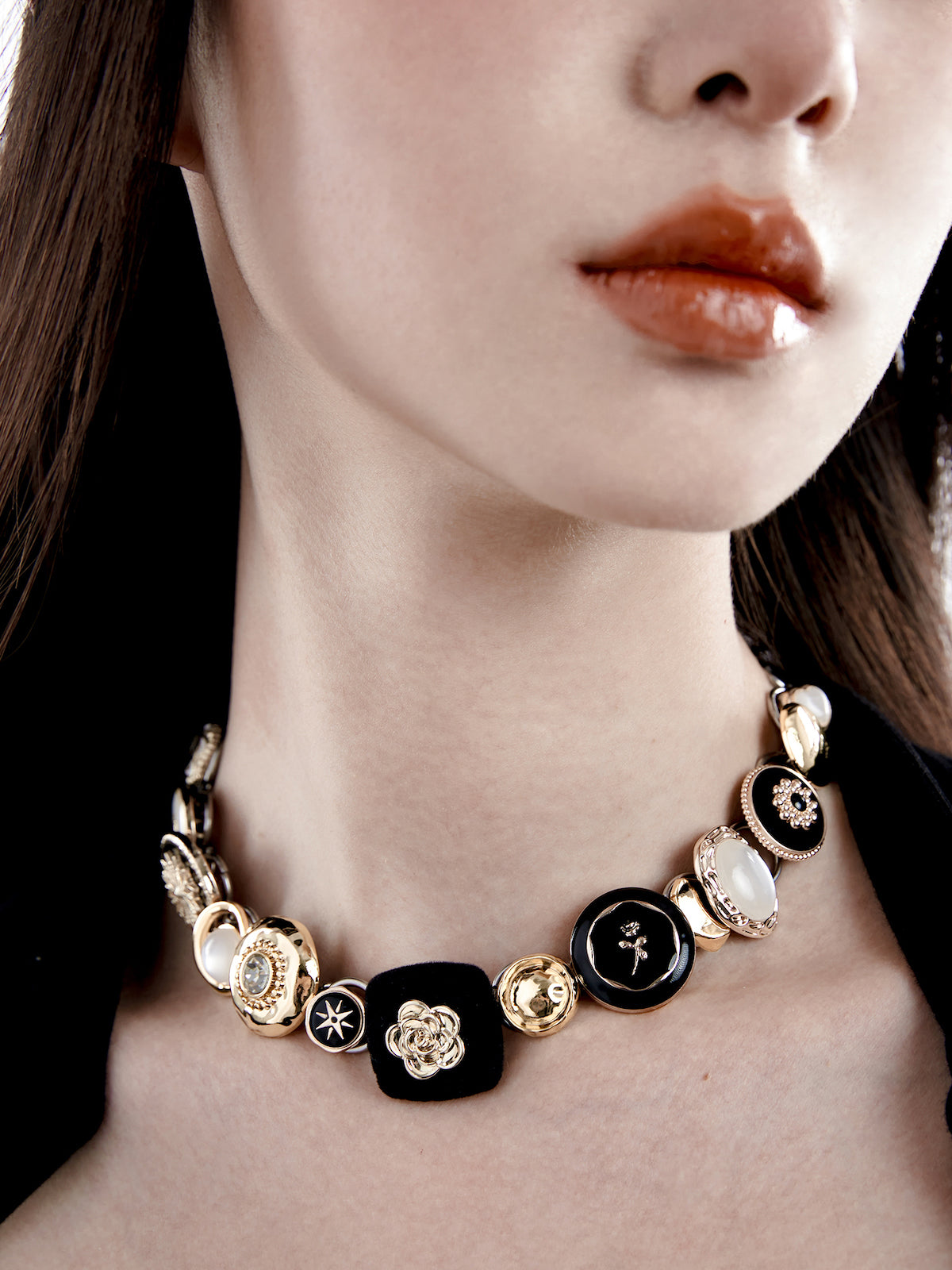 [Planktont Floating U Creature] Black&Gold Button Necklace pg207