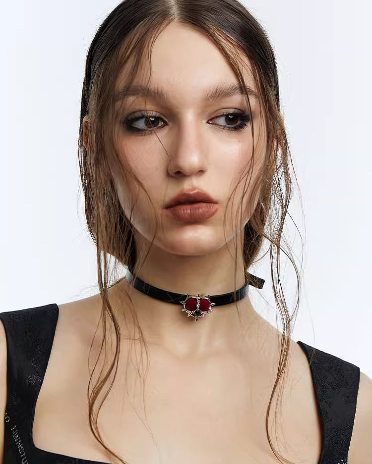 [OCTO VITA] Evil Girl Crazy Flower Heart Choker pg700