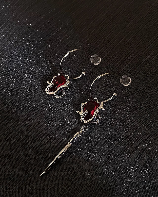 [Insomnia Artist] Dark Red Asymmetrical Rose Earrings pg549
