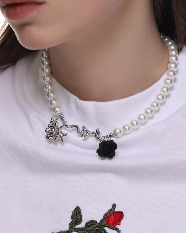 [SUMIYAKI] War Of The Roses Black & White Necklace pg1964