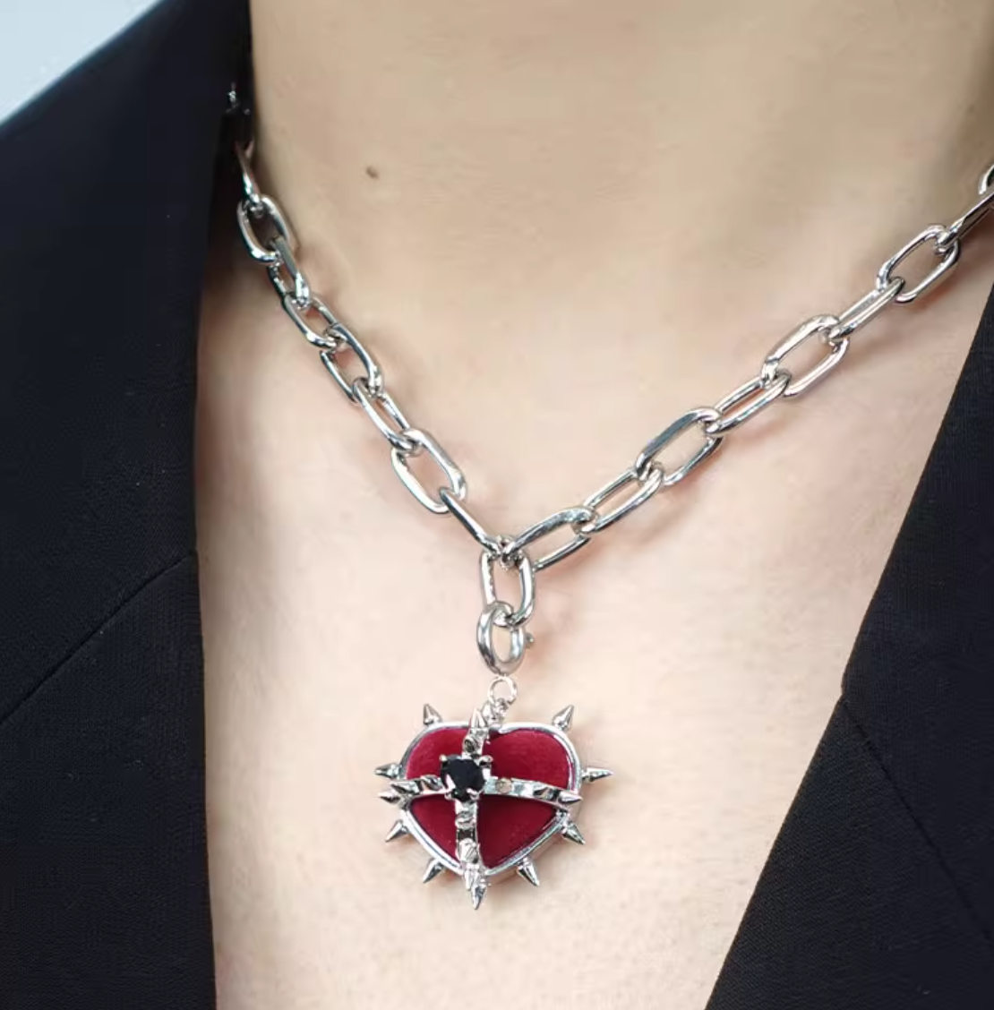 [OCTO VITA] Black Hearted Evil Woman Necklace pg192