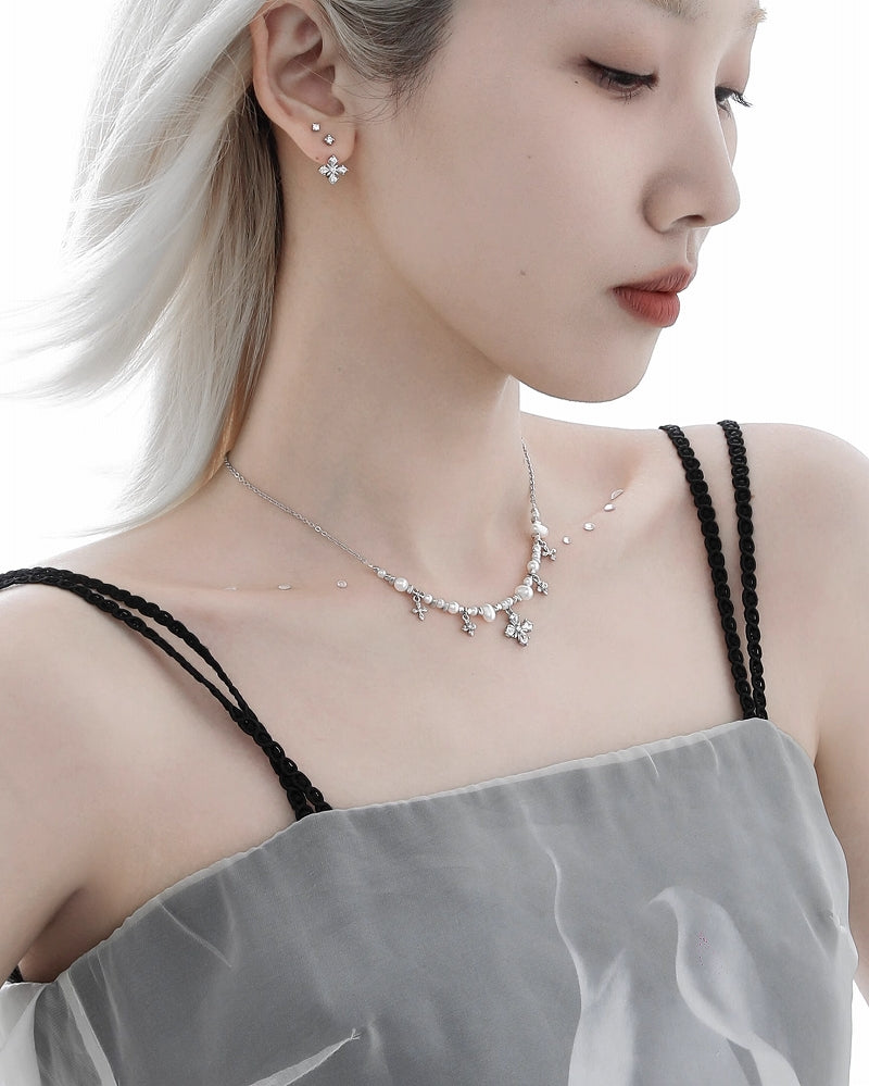 Light Domain Pearl Necklace