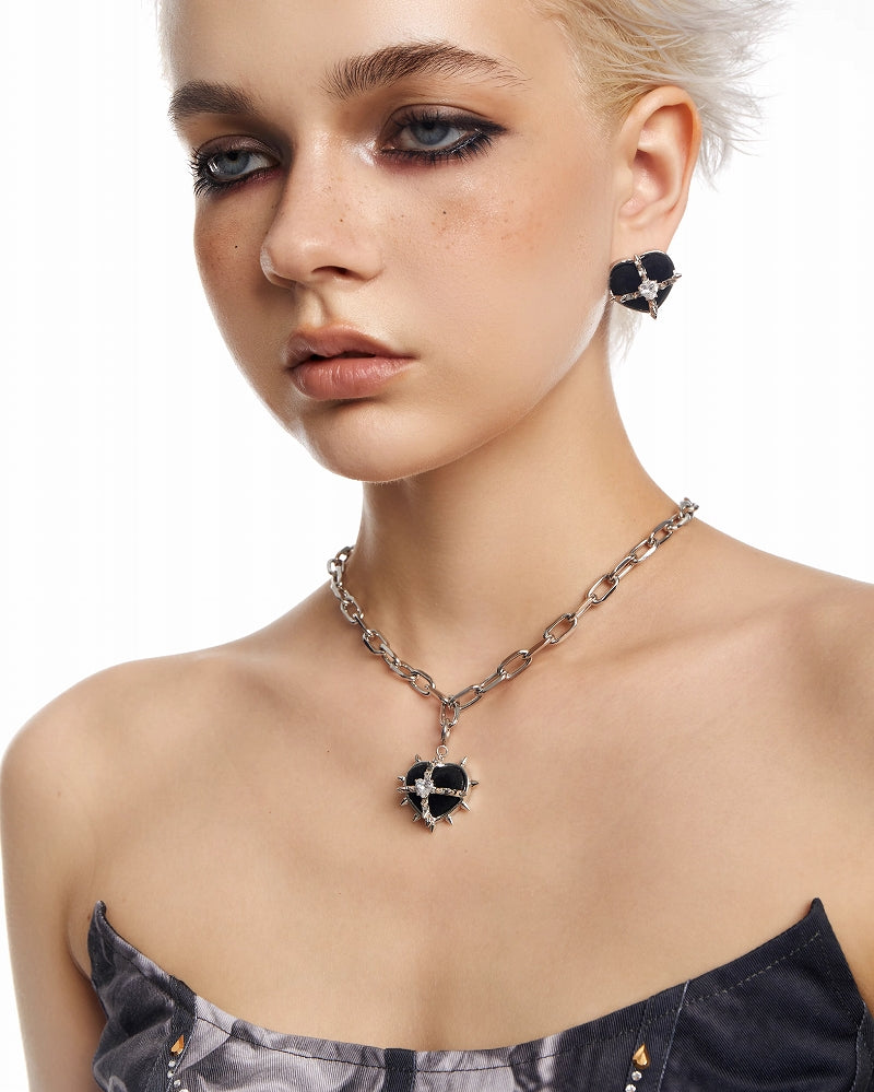 [OCTO VITA] Black Hearted Evil Woman Necklace pg192