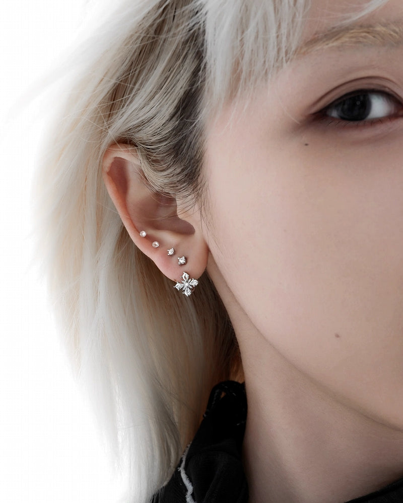 Light Domain Star Earrings 01