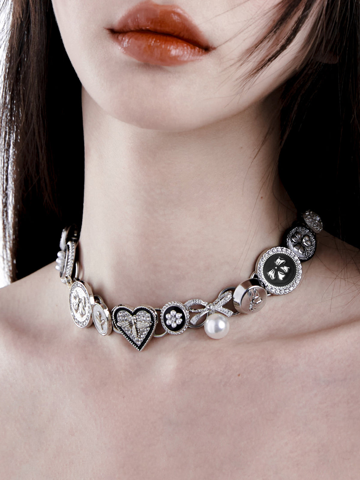 [Planktont Floating U Creature] Black&Silver Button Necklace pg208
