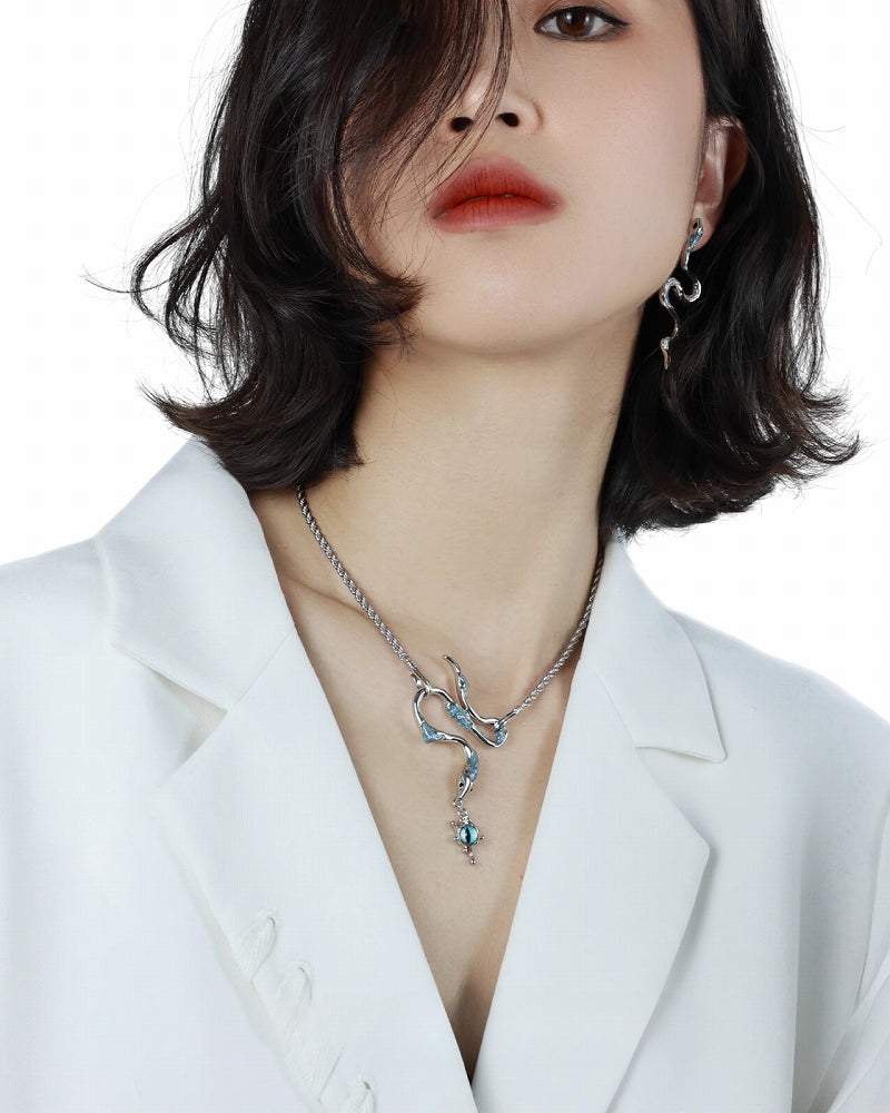 [OOMEOO] Ice Snake Blue Necklace pg1007