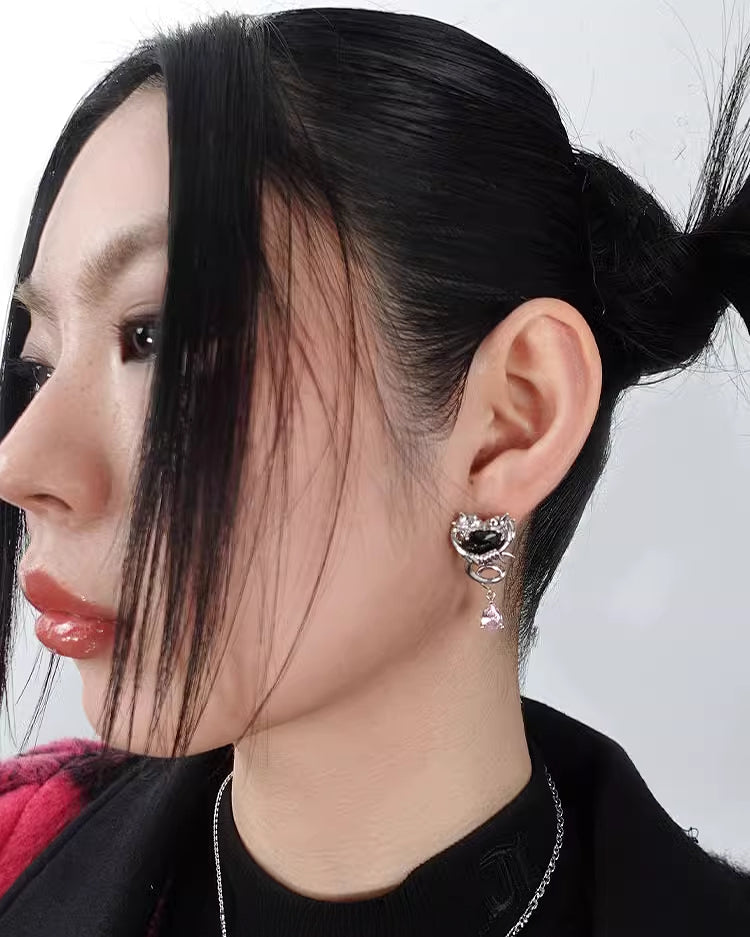 【OCTO VITA】Seal Heart Lock Love Thorn Twisted Earrings pg1558