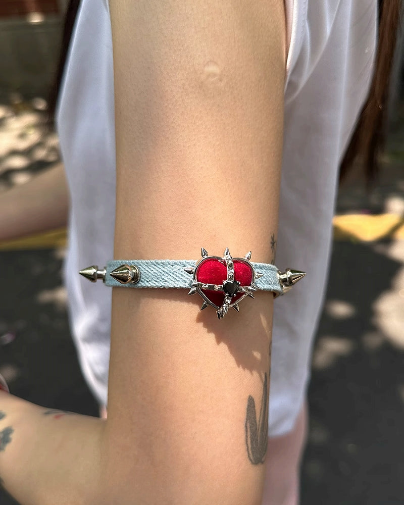 [OCTO VITA] Evil Girl Spikes Red Heart Arm Bracelet pg713