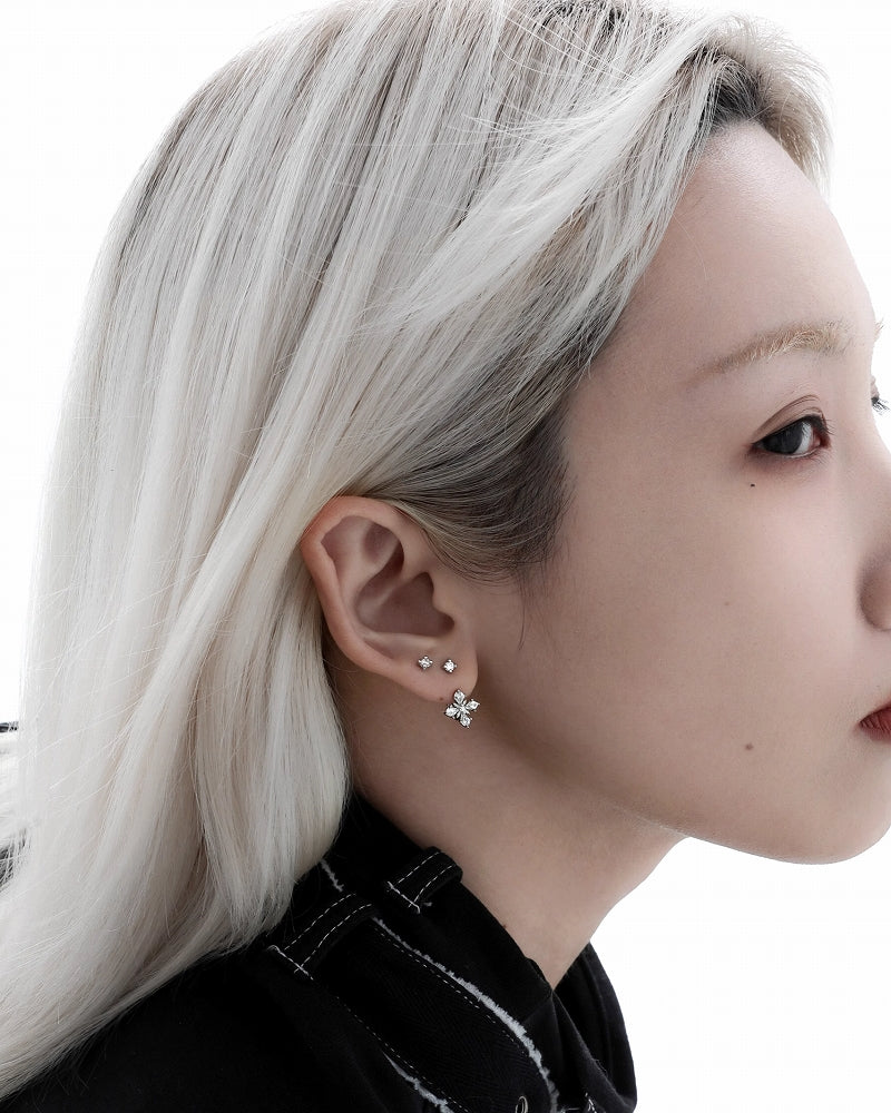 Light Domain Star Earrings 01