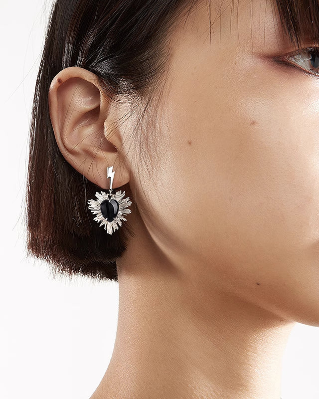 [Hard Candy] Lightning Sacred Heart Earrings02 pg1079