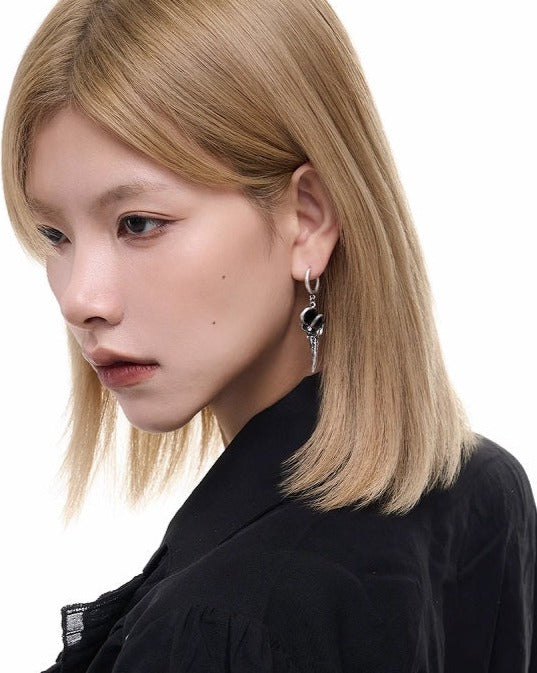 【SUMIYAKI】Fang Black Earrings pg739