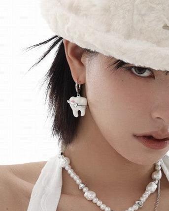 【SUMIYAKI】Cute White Teeth Earrings pg498