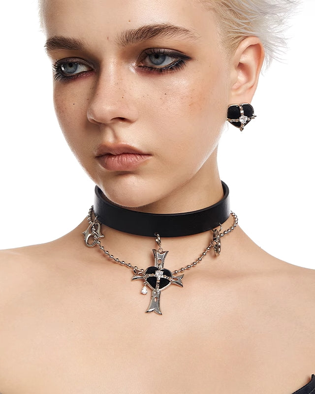 [OCTO VITA] Black Hearted Evil Woman Cross Choker pg187
