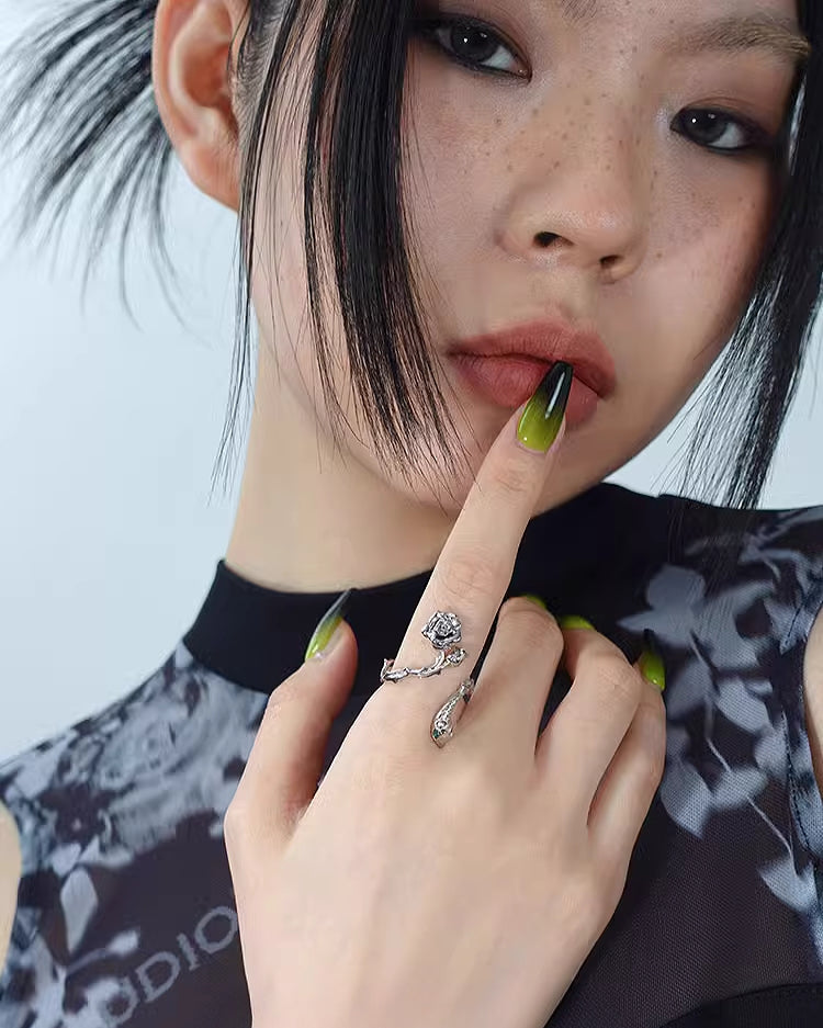 【OCTO VITA】Rose Thorn Snake Two-Way Ring pg1528