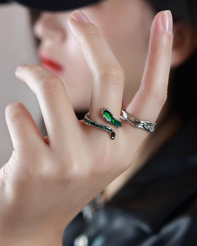 [OOMEOO] Forest Of Desire Snake Green Ring pg837