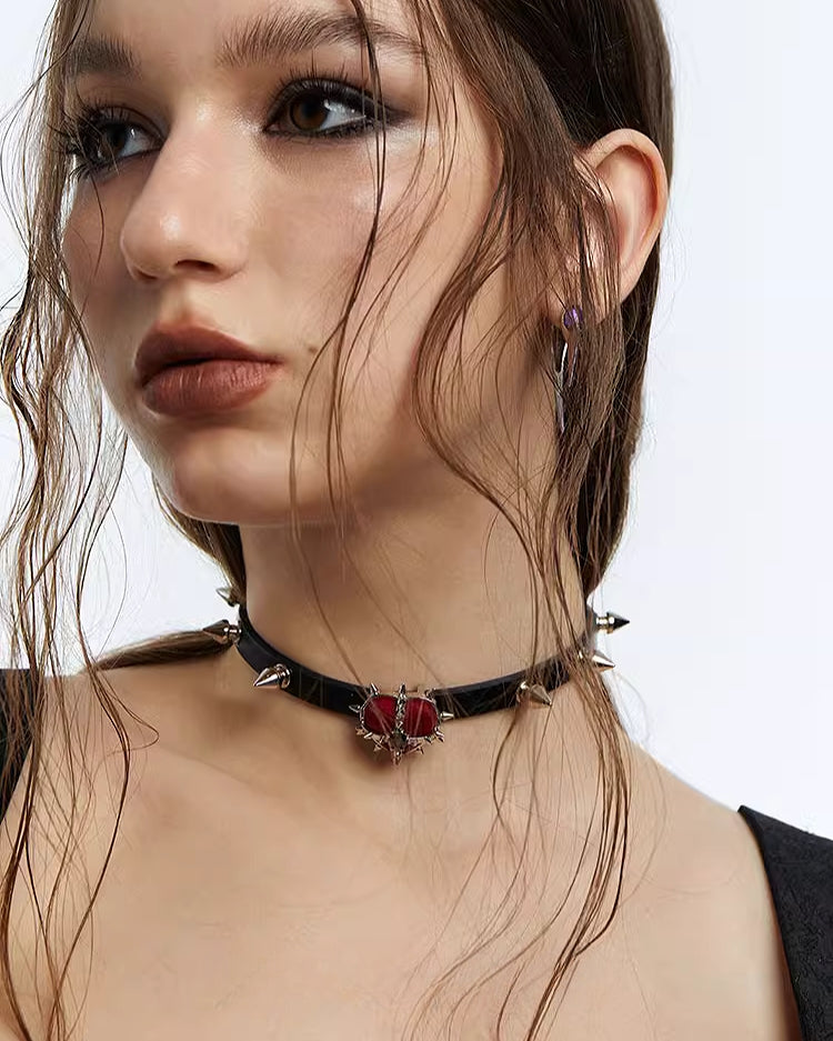 [OCTO VITA] Evil Girl Spiked Red Heart Choker pg712