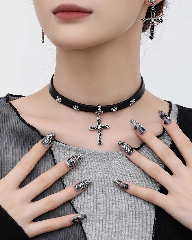 Punk Cross Choker
