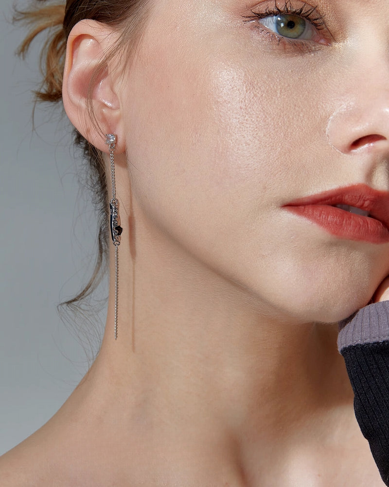 [FAITMAIN]Black Asymmetric Tassel Earrings pg161