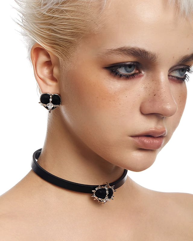 [OCTO VITA] Black Hearted Evil Woman Wicked Velvet Spike Earrings pg193