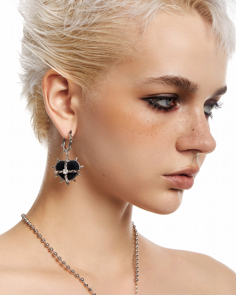 [OCTO VITA] Black Heart Evil Love Earrings pg180