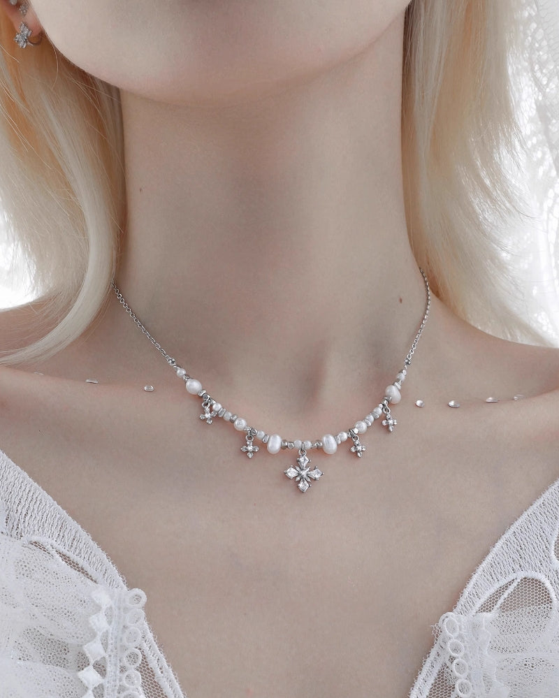 Light Domain Pearl Necklace
