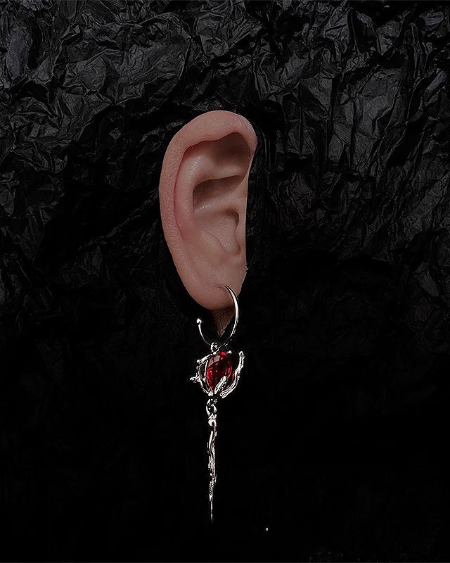 [Insomnia Artist] Dark Red Asymmetrical Rose Earrings pg549