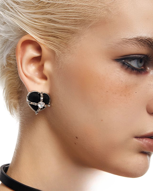 [OCTO VITA] Black Hearted Evil Woman Wicked Velvet Spike Earrings pg193