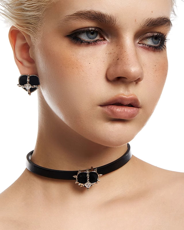 [OCTO VITA] Black Hearted Evil Woman Wicked Velvet Spike Earrings pg193