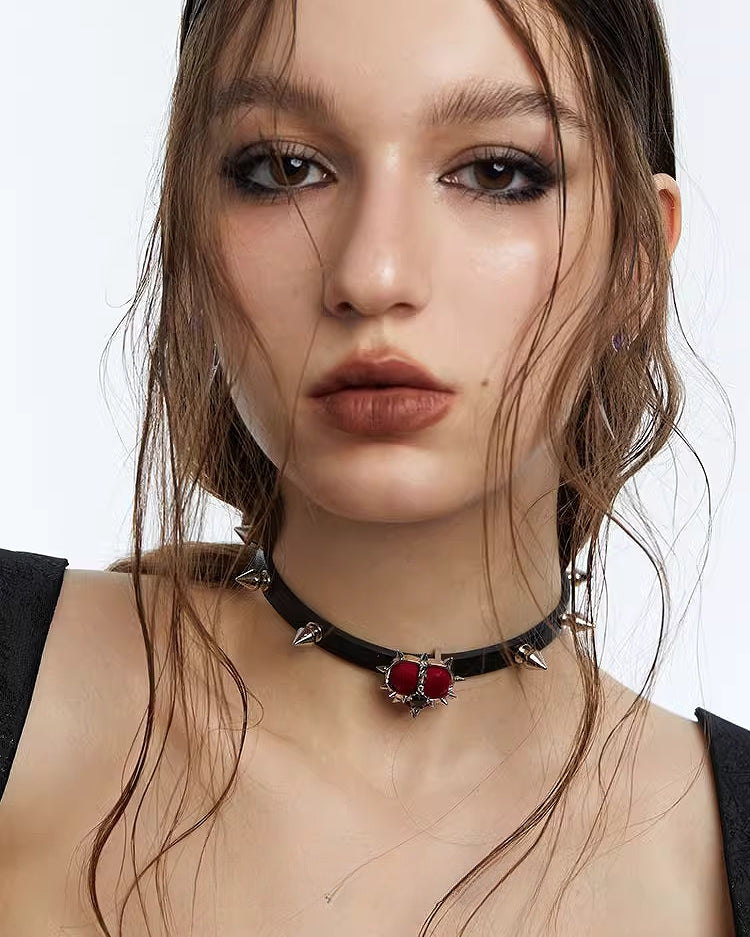 [OCTO VITA] Evil Girl Spiked Red Heart Choker pg712
