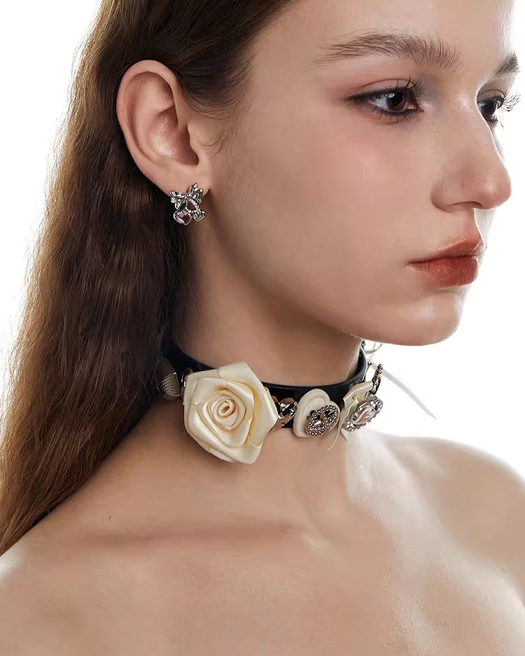 【OCTO VITA】Leather Rose White Vintage Button Choker pg1070