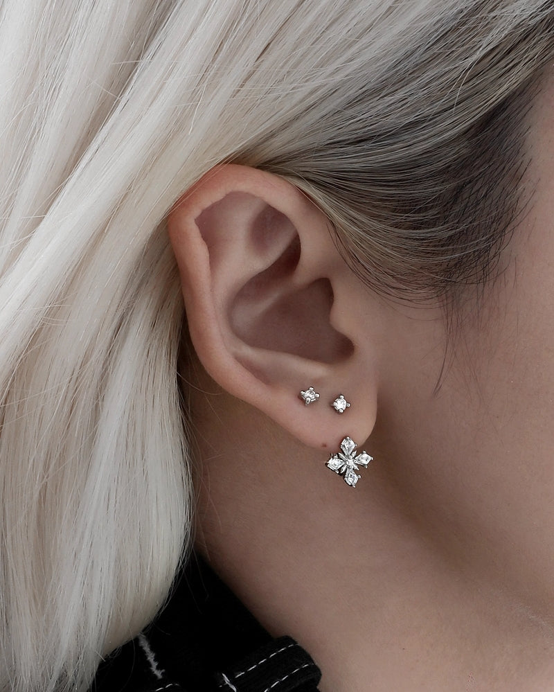 Light Domain Star Earrings 01