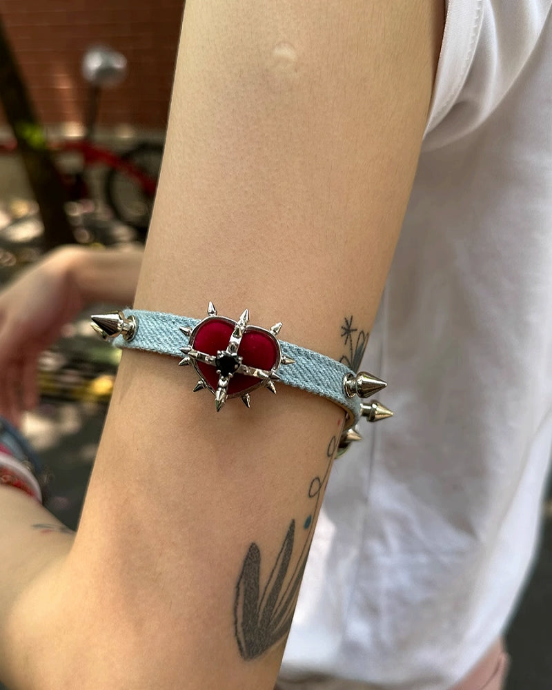 [OCTO VITA] Evil Girl Spikes Red Heart Arm Bracelet pg713